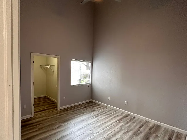 18' vaulted ceiling in the bedroom.