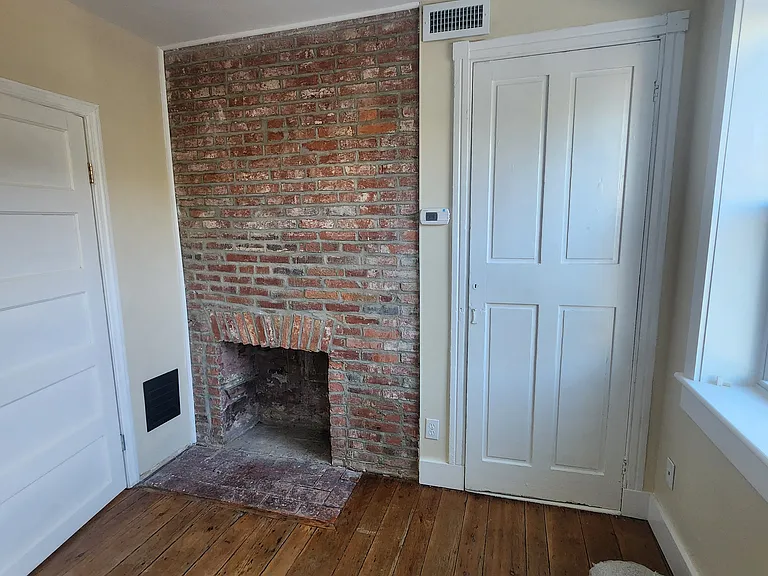 1829 Bank St — Photo 7