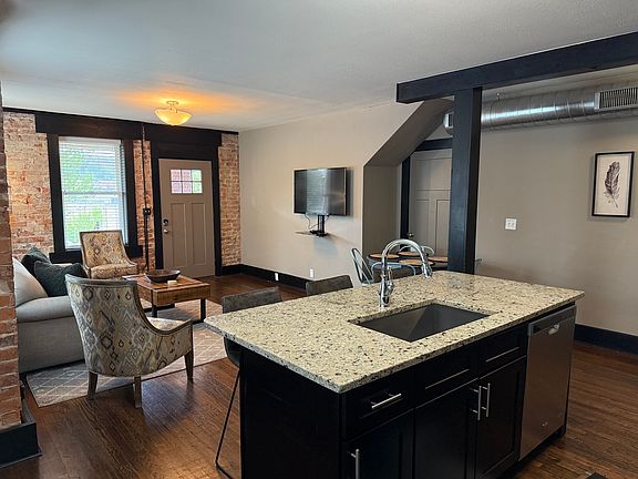 2nd image of 282 Woodland Ave 284-apt 282