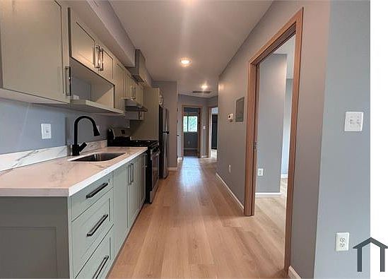 1st image of 4936 Nash St NE #6