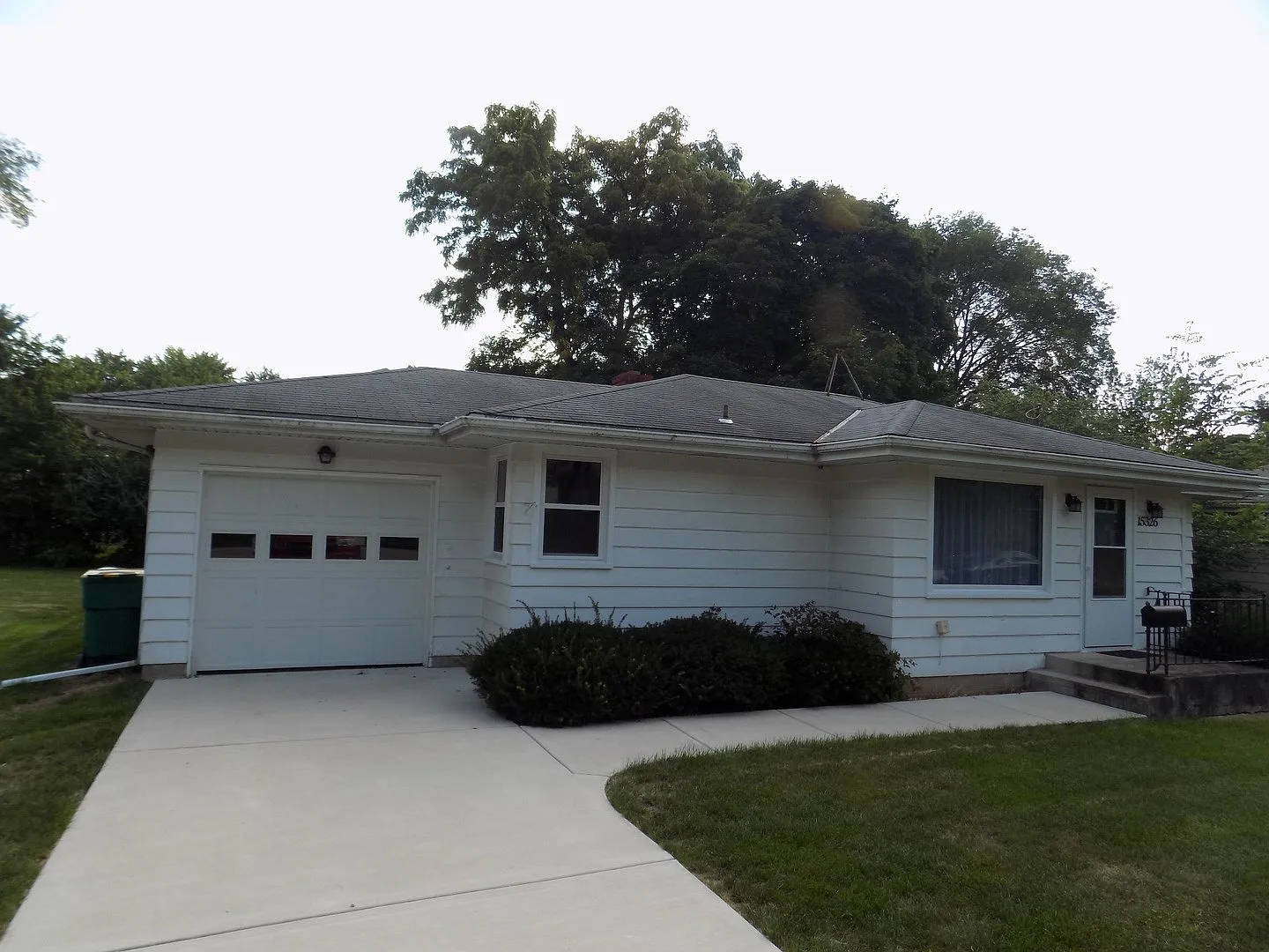 15326 S Corbin St photo 1