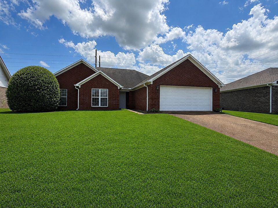 1st image of 98 Wesley Dr