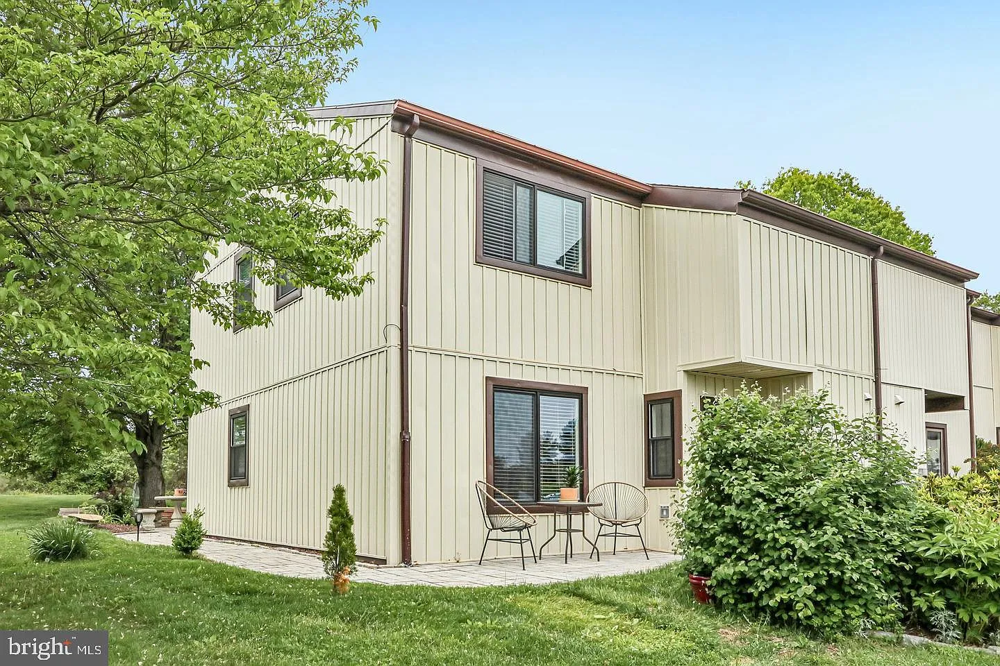 3 bed, 3.0 bath, 1626 sqft, $2,799 — Photo 1