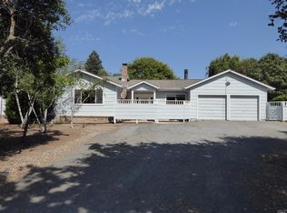 829 Misty Hills Ln, Sebastopol, CA 95472