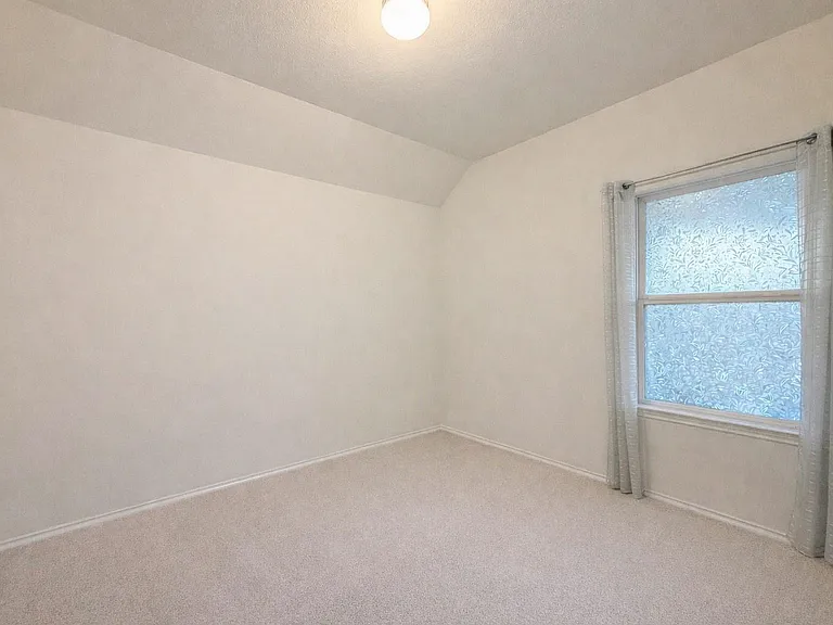 15515 Islandview Ln — Photo 8