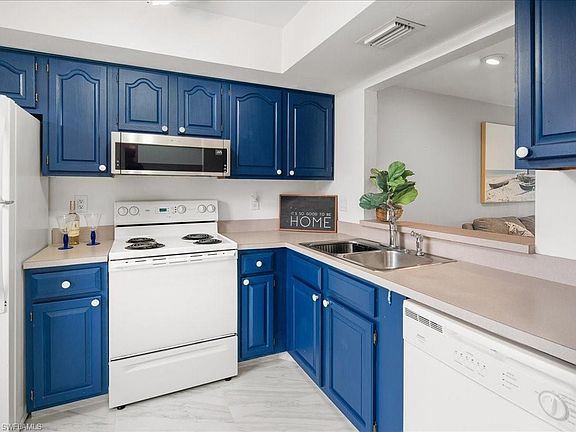 3rd image of 1065 Pine Isle LN #1065