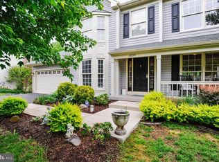 8225 Crackling Fire Dr, Gainesville, VA 20155