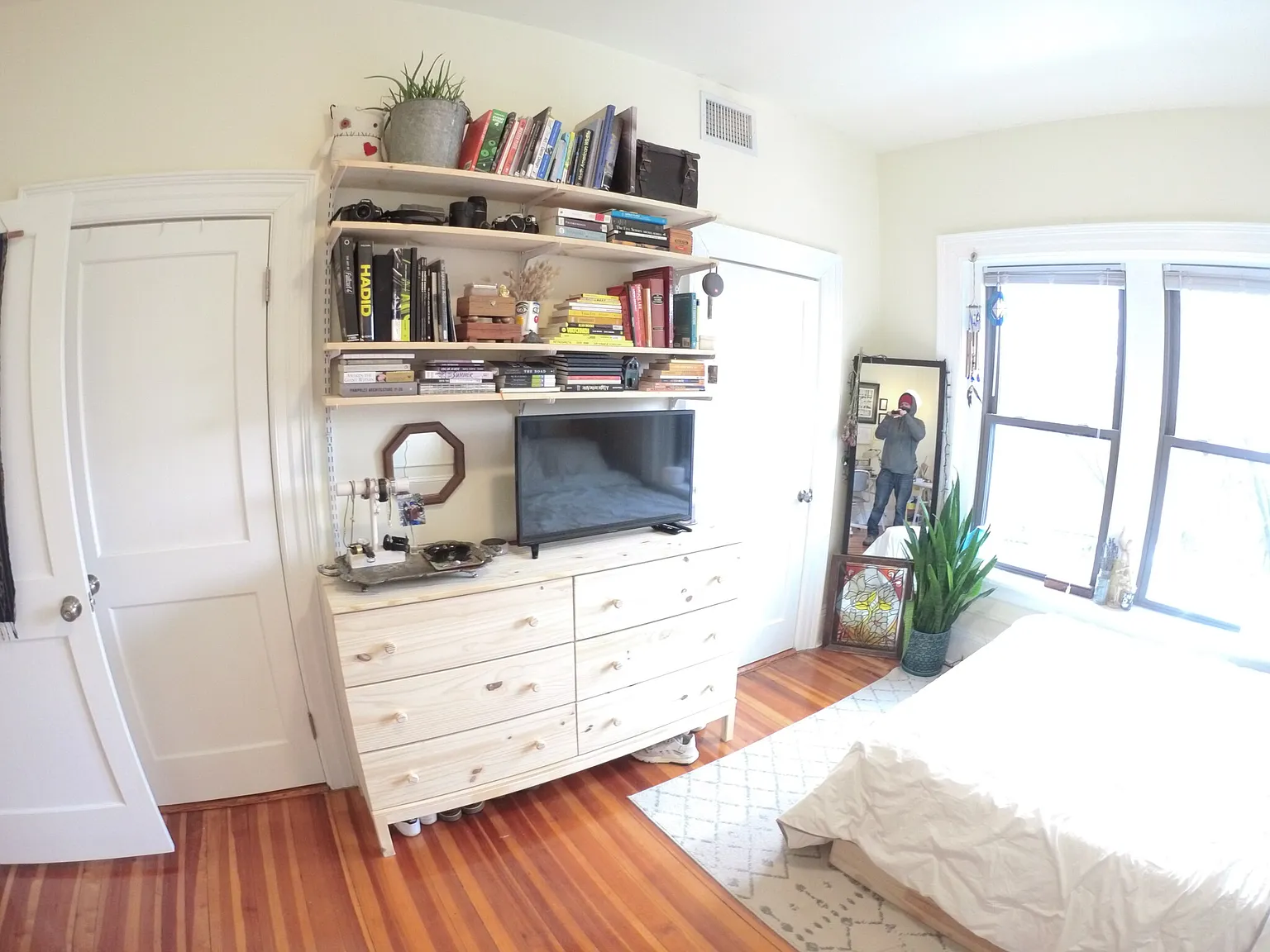 2 bed, 1.0 bath, $3,200 — Photo 4