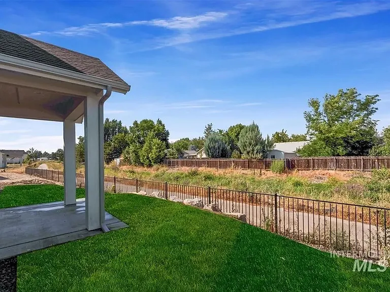 562 Hidden Mill Ct — Photo 27