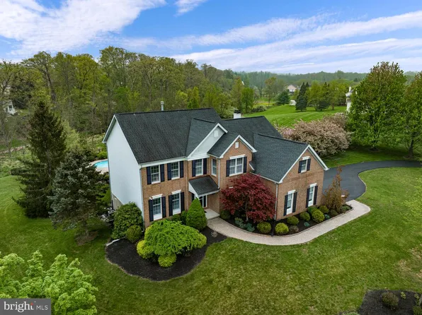 98 Becks Blvd, Ringoes, NJ 08551