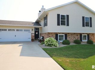 1211 Westminster Dr, Washington, IL