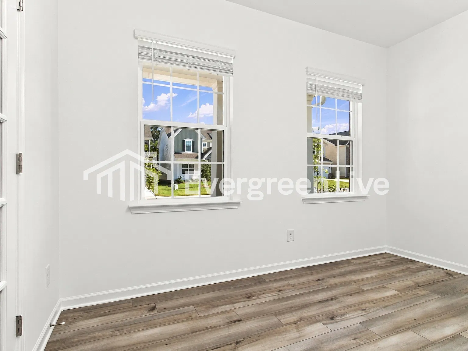 4 bed, 4.5 bath, 3322 sqft, $2,510 — Photo 2