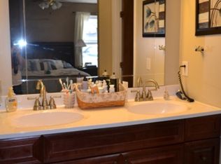 8220 Brookview Dr, Urbandale, IA 50322