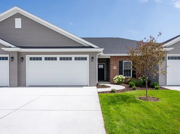 37 Frank Ct, Le Claire, IA 52753