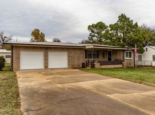 1232 E 3rd St, Cushing, OK 74023