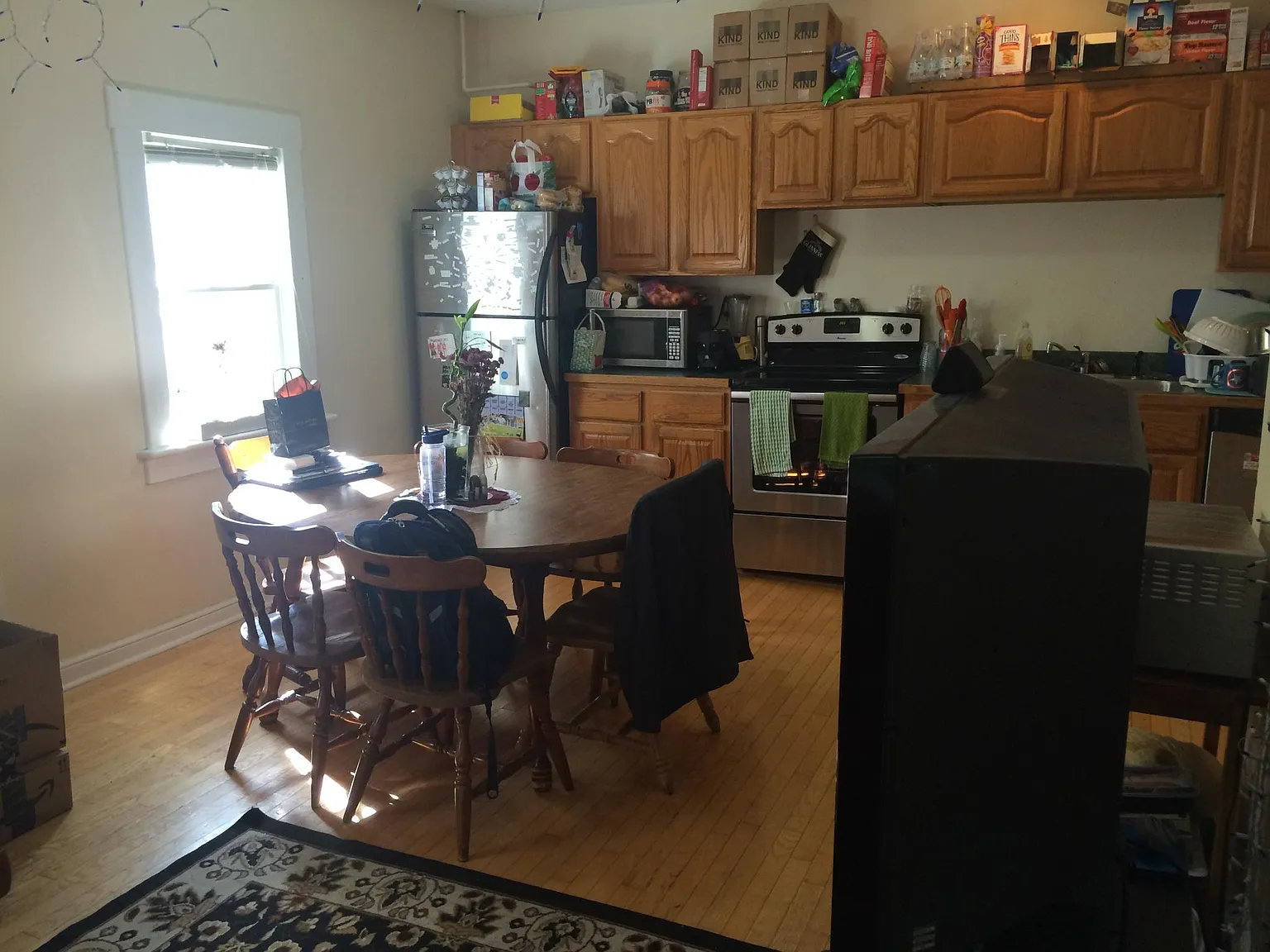 4 bed, 949 sqft, $3,920 — Photo 1