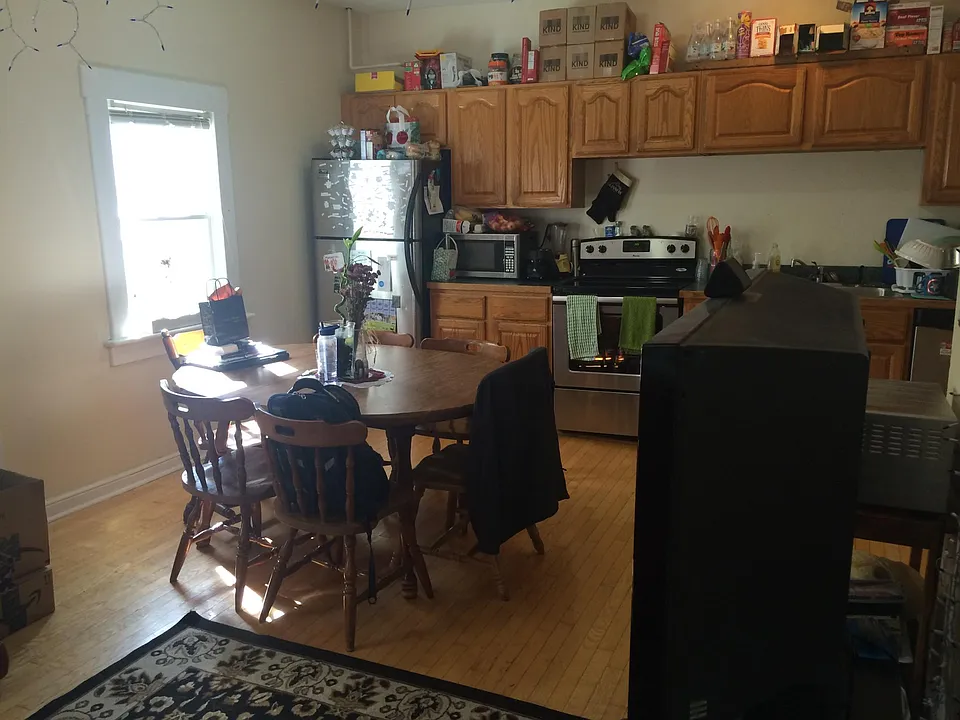 202 Howard St #2