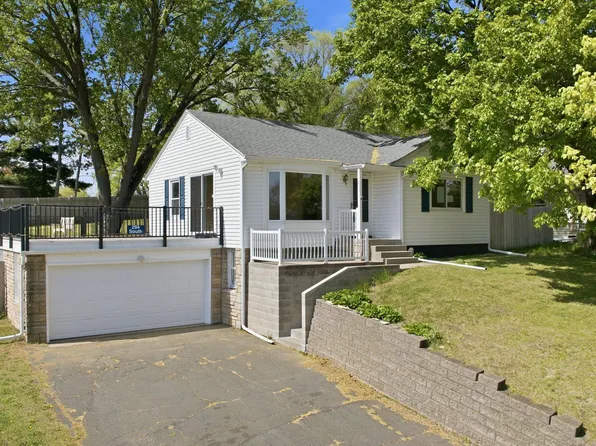 294 McCarrons Blvd S, Roseville, MN 55113