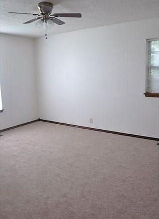 5th image of 10308 Fairfax Ln