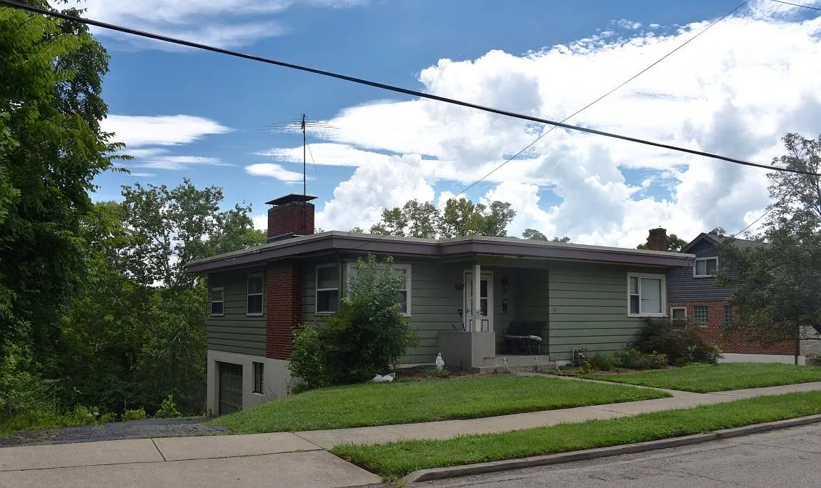 26 Sherman Ave photo 1
