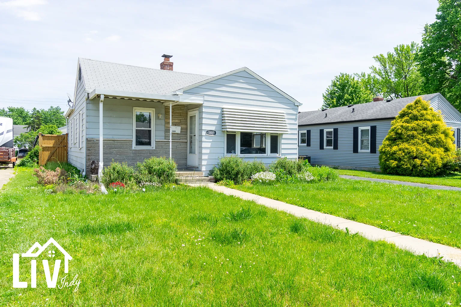 1809 Eisenhower Dr photo 1
