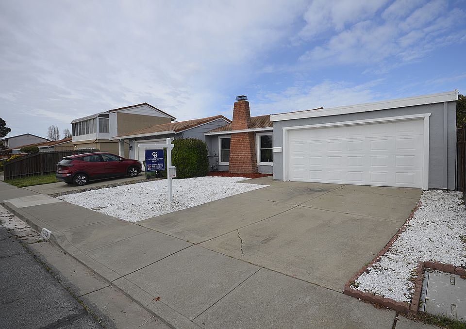 1st image of 3755 Lake Ontario Dr