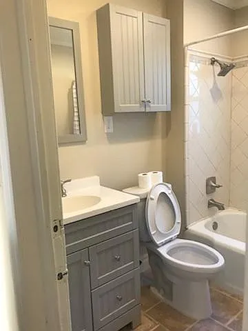 3807 S 32nd West Ave — Photo 2