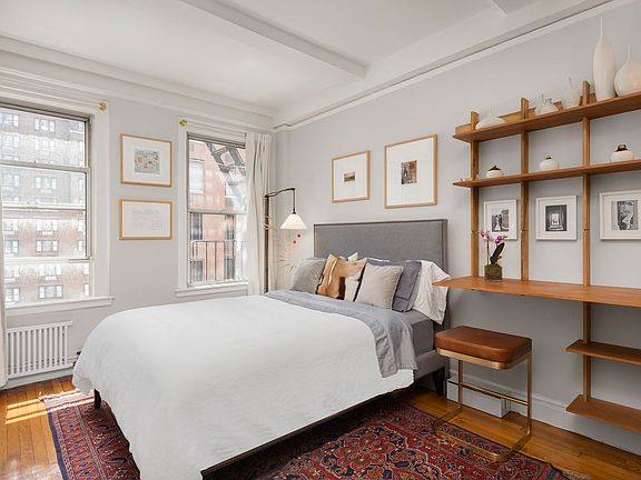 4th image of 150 E 49th St APT 1D