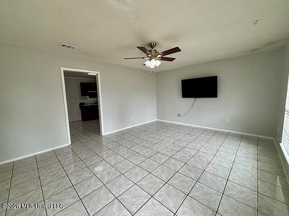 2nd image of 2 Sandalwood Ct