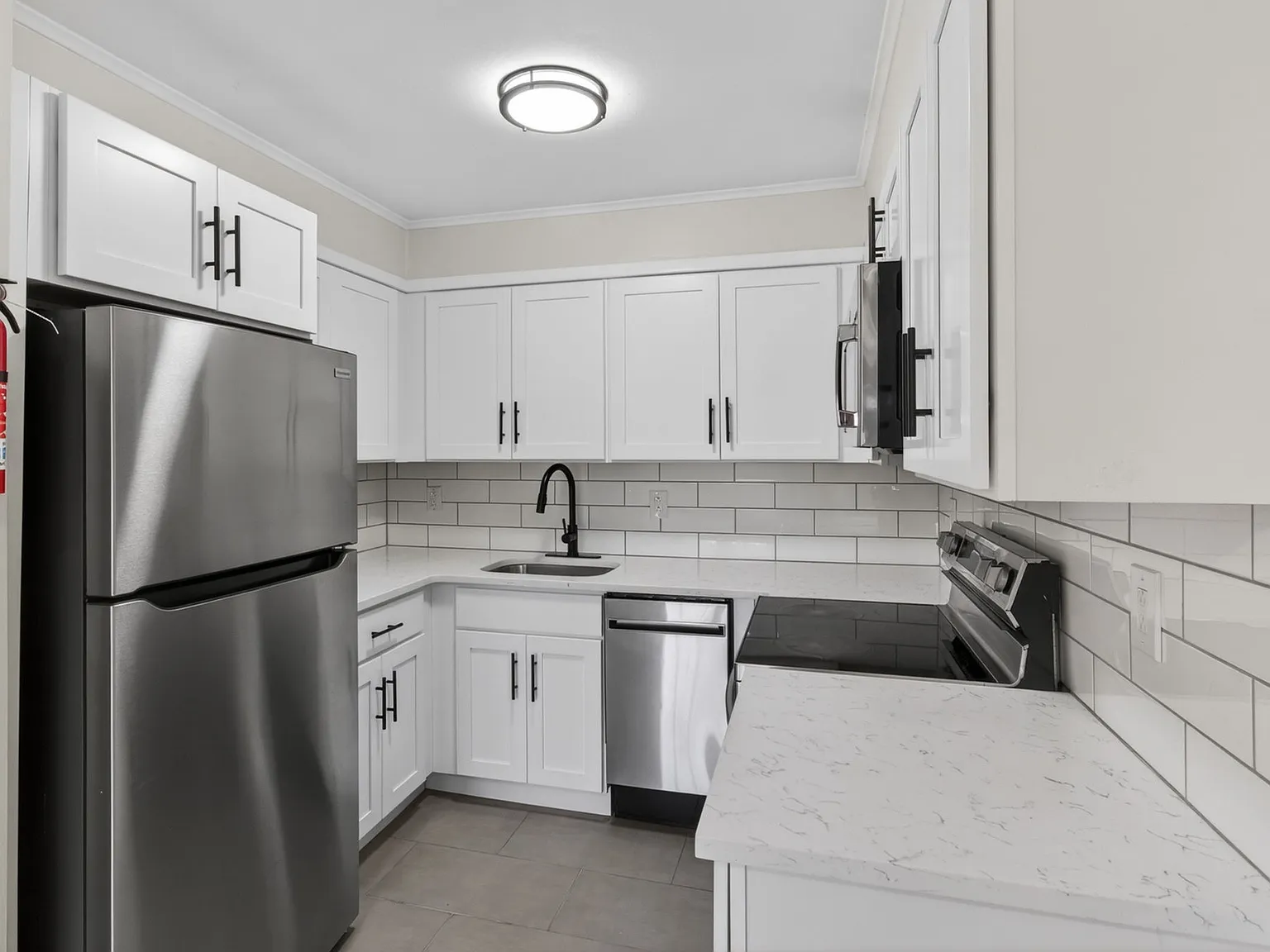 2 bed, 900 sqft, $1,499 — Photo 2