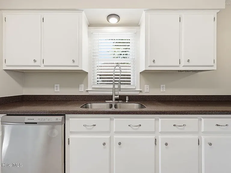2117 Canyon Dr — Photo 25