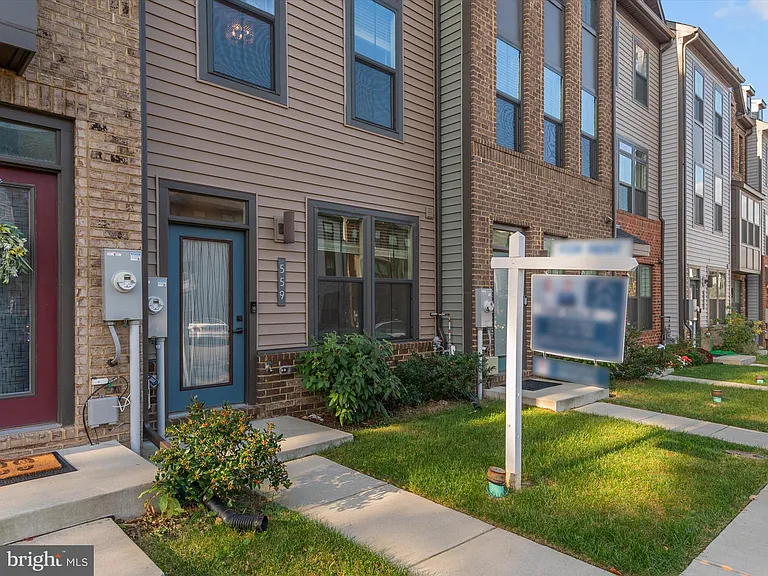 559 Levanna Lane Gln — Photo 3