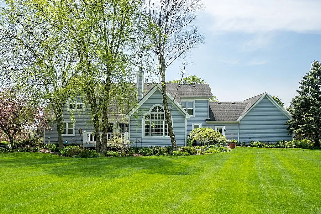 48 Copperfield Dr photo 1