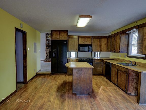 Kitchen with appliances