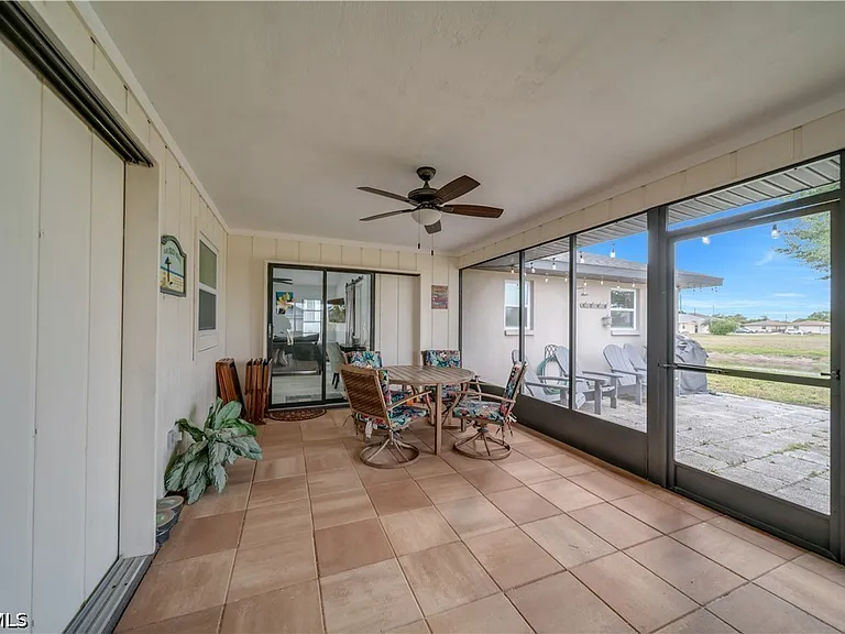 299 Rotonda Cir — Photo 17