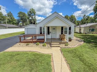 520 S 5th St, Sullivan, IL 61951