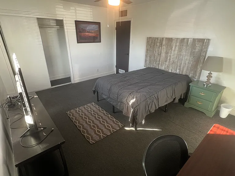 4213 N Westview Dr — Photo 1