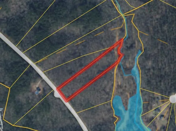 143 Terrapin Pointe Rd, Hodges, SC 29653