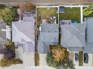 399 W Sunlake Rd SE, Calgary, AB T2X3H4