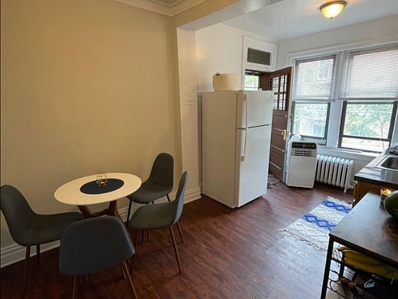 5th image of 639 W Roscoe St APT P2