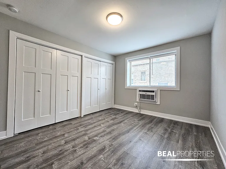 530 W Surf — Photo 108