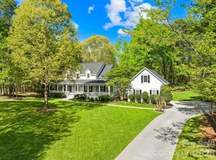 8830 Bluestone Bay Ct, Sherrills Ford, NC 28673