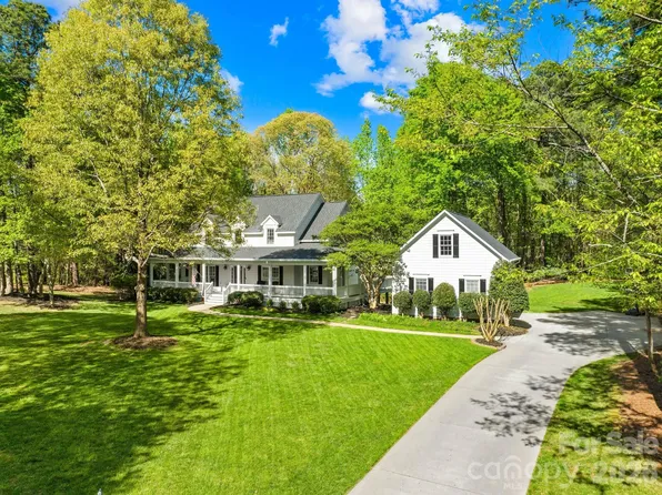 8830 Bluestone Bay Ct, Sherrills Ford, NC 28673