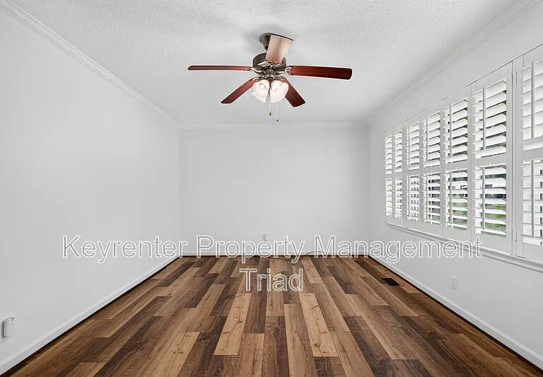 9415 Glen Cross Dr — Photo 15