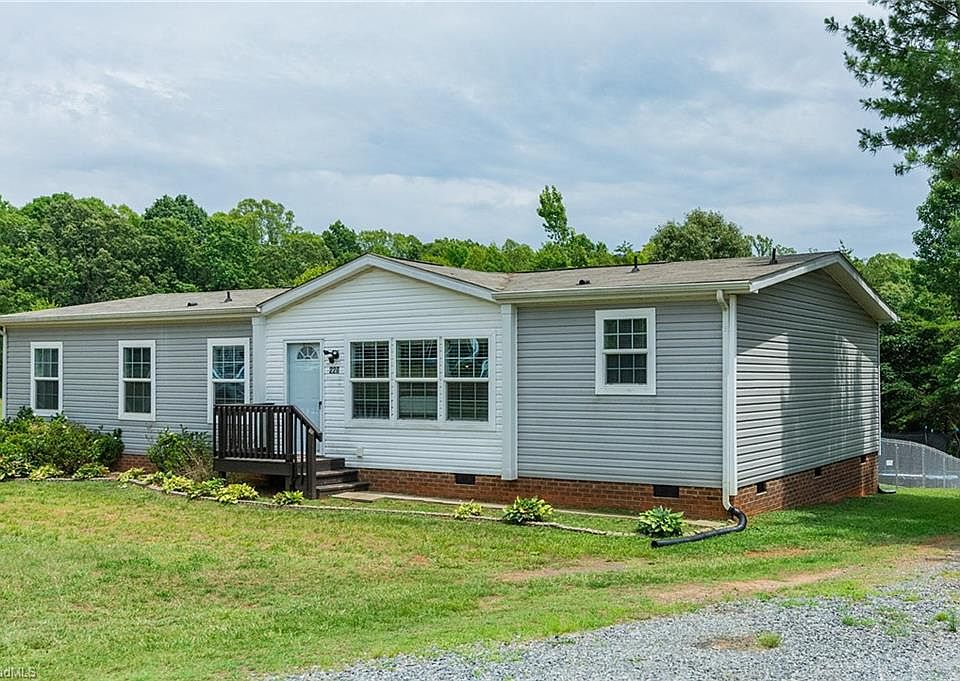 1st image of 220 Bluejay Rd