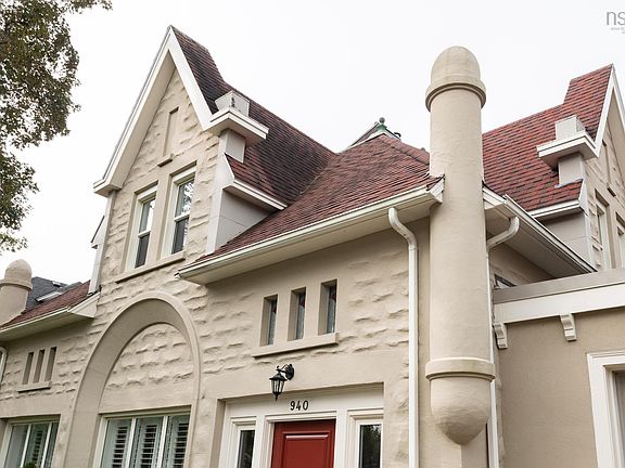 5th image of 940 Ivanhoe St