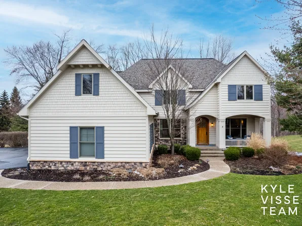 5669 Watermark Ct SE, Grand Rapids, MI 49546