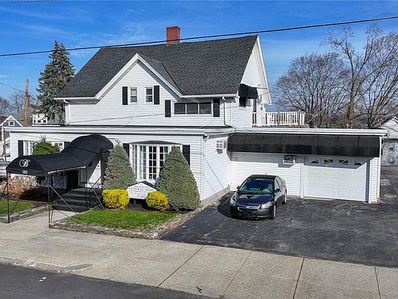 5th image of 185 Spring St