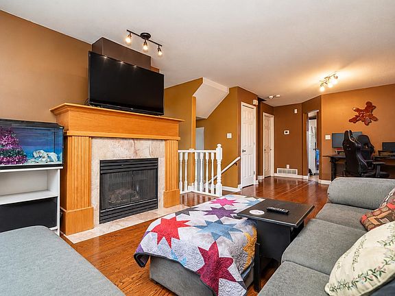 5th image of 9470 Hazel St #40