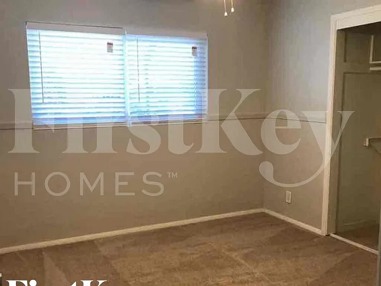 1439 W 7th St — Photo 10